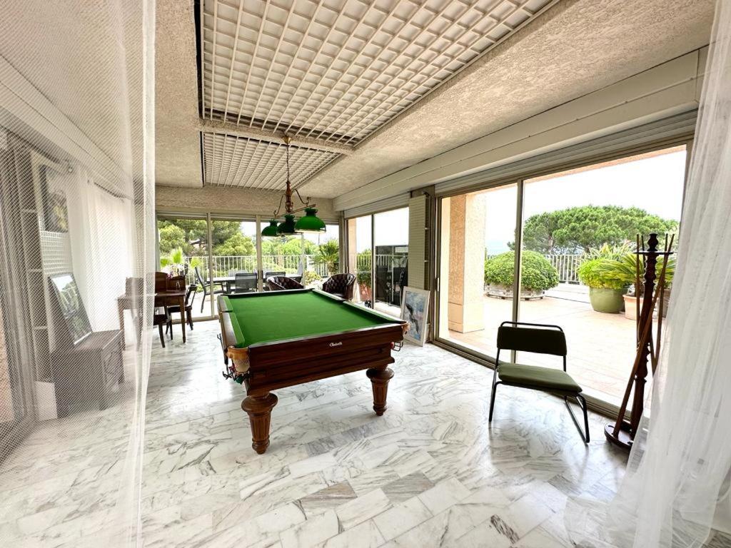 Panoramic Sea View Penthouse With Jacuzzi And 450 Sqm Terrace Apartment อองทีบส์ ภายนอก รูปภาพ